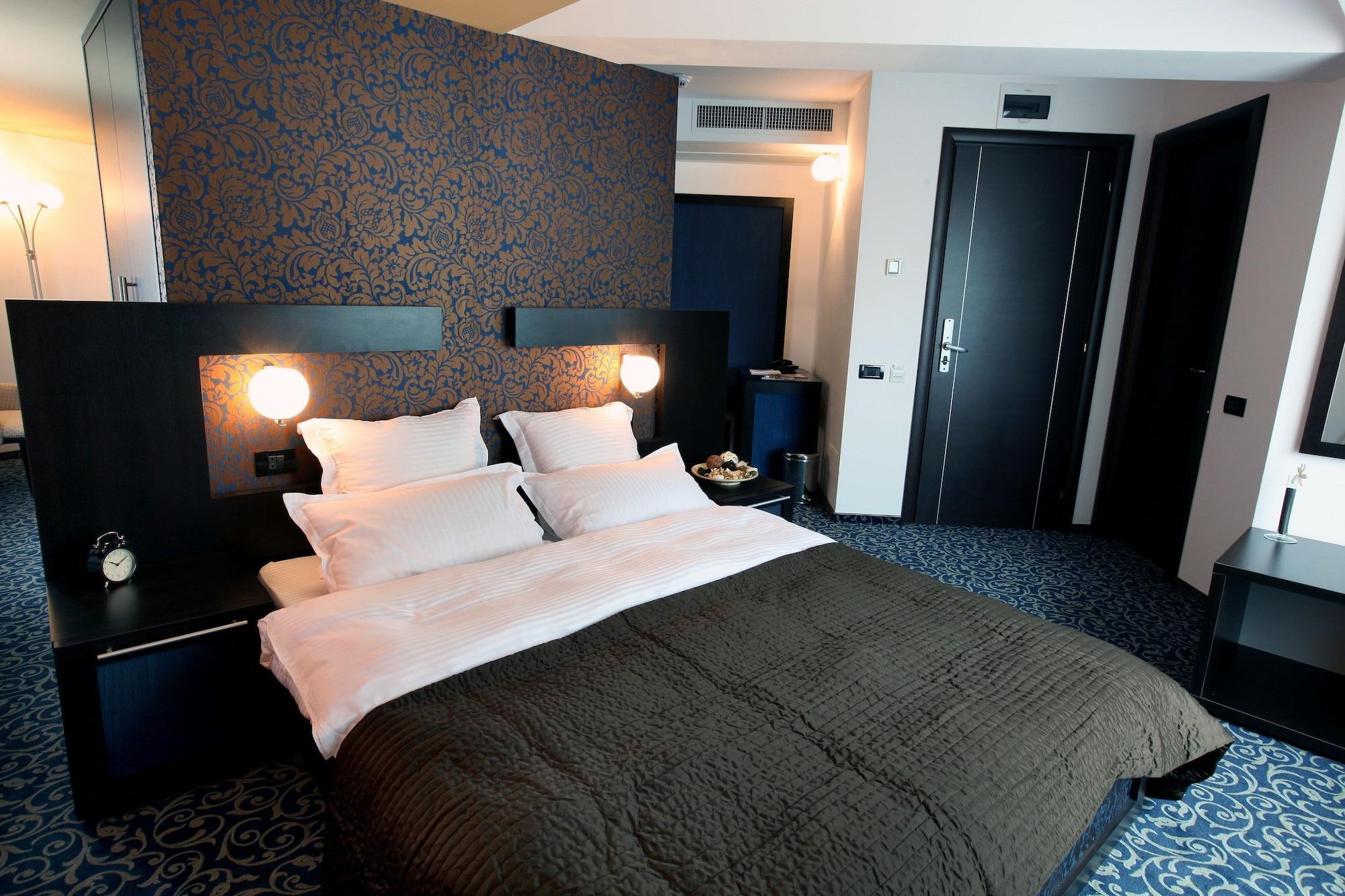 Ambiance Hotel Bucharest Exterior photo