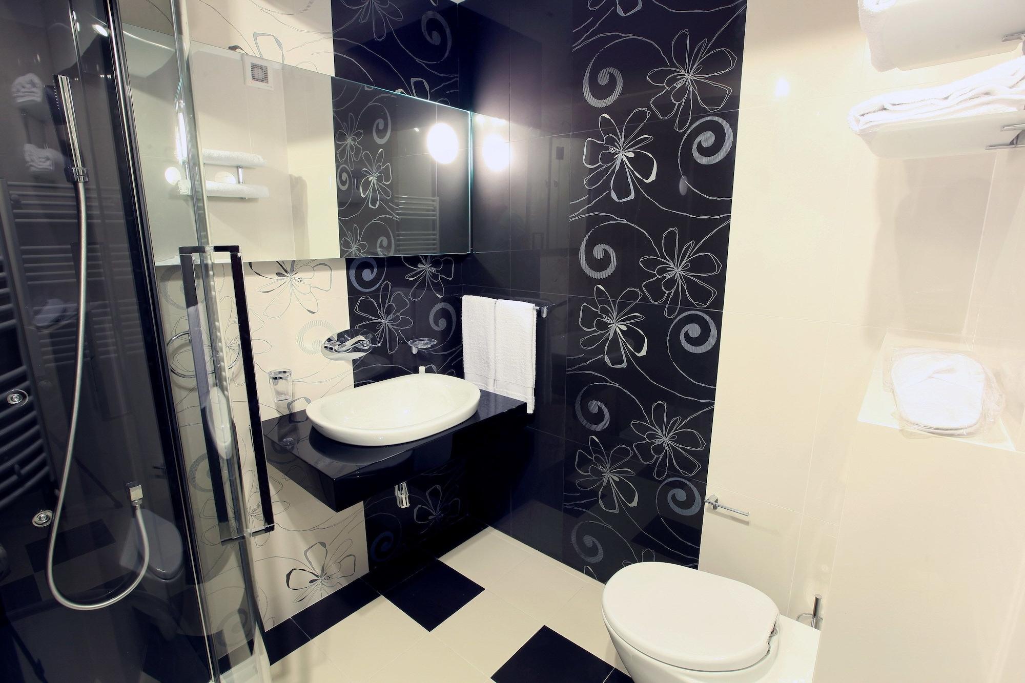 Ambiance Hotel Bucharest Exterior photo